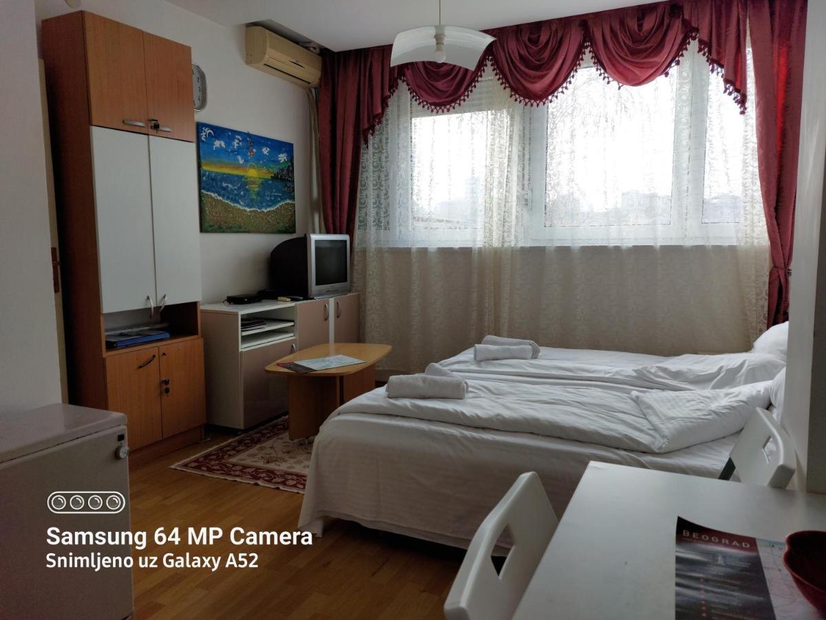 Apartment Daca Stan Belgrado Buitenkant foto