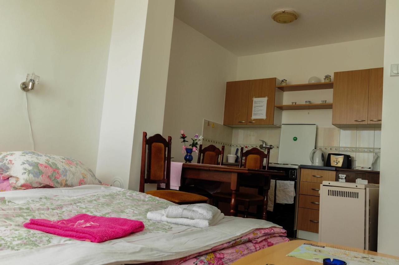 Apartment Daca Stan Belgrado Kamer foto