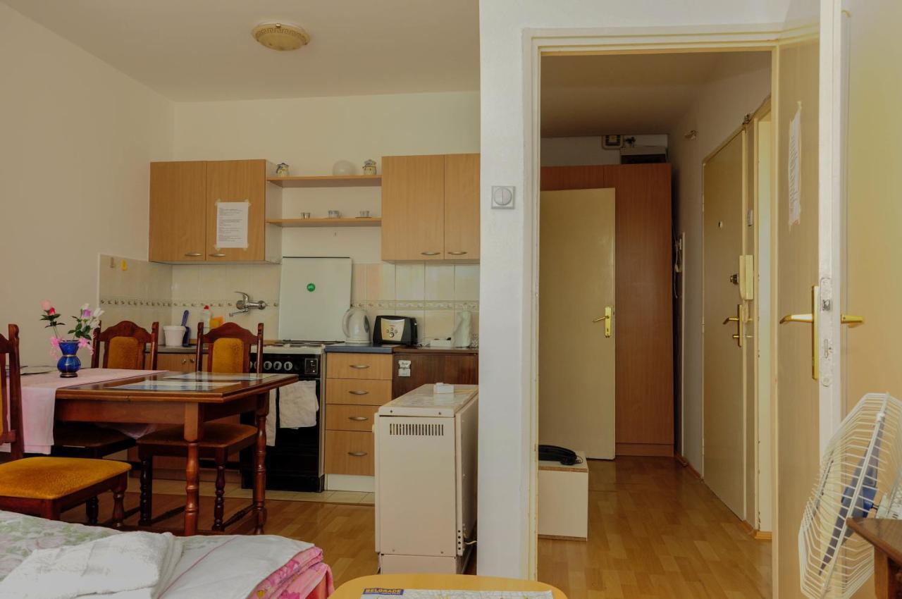Apartment Daca Stan Belgrado Kamer foto